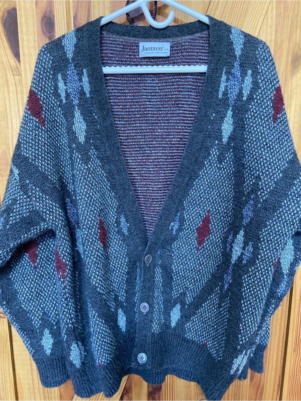 Vintage JANTZEN Gray Patterned Button-Front Men's Cardigan with Maroon Accents